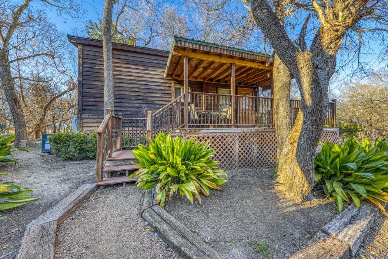 The Pecan @ Mendelbaum Winery Guest Cabins Villa Fredericksburg Exterior photo