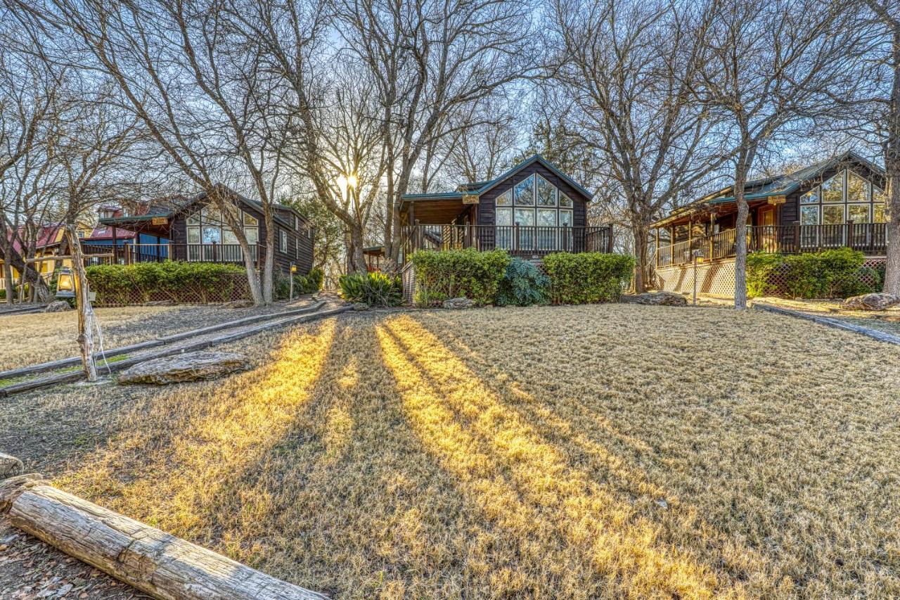 The Pecan @ Mendelbaum Winery Guest Cabins Villa Fredericksburg Exterior photo