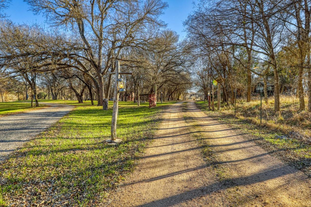 The Pecan @ Mendelbaum Winery Guest Cabins Villa Fredericksburg Exterior photo