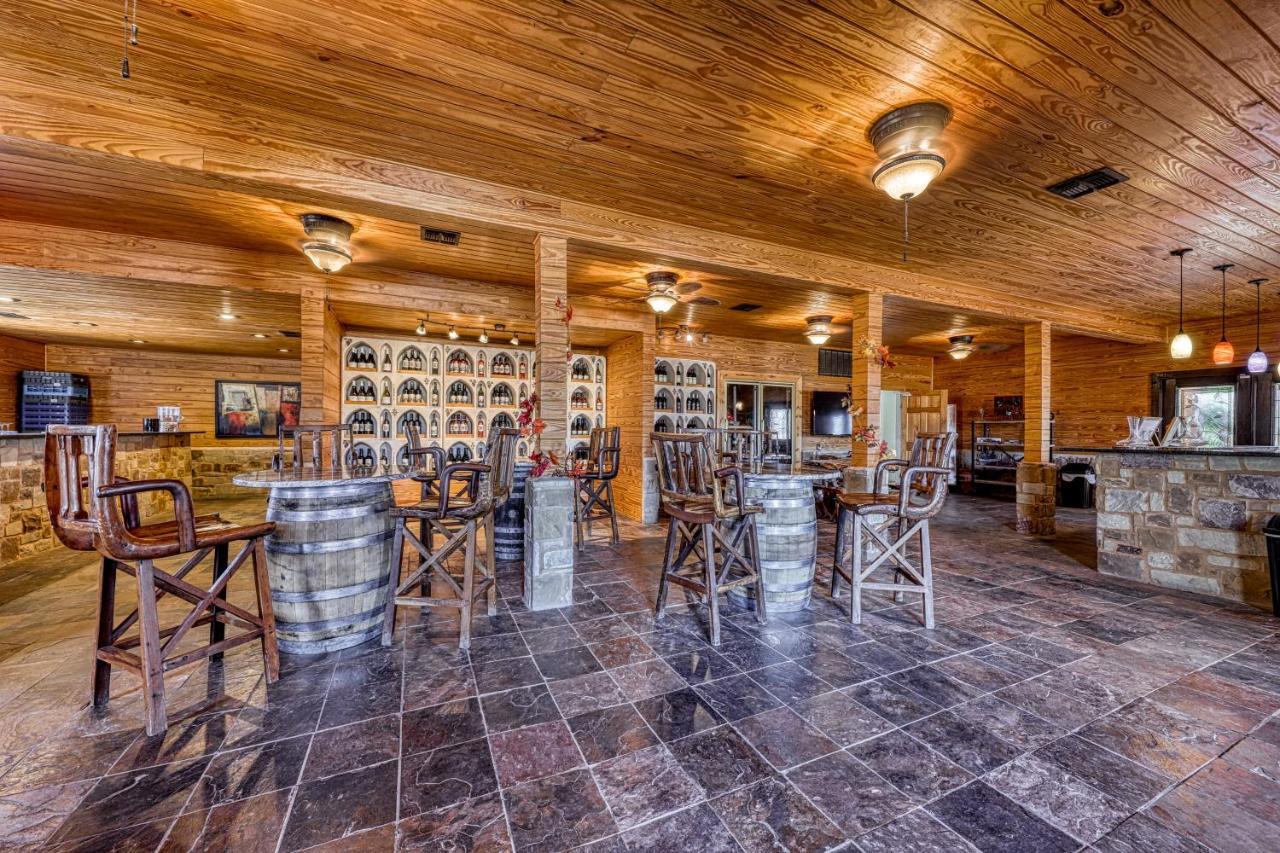 The Pecan @ Mendelbaum Winery Guest Cabins Villa Fredericksburg Exterior photo